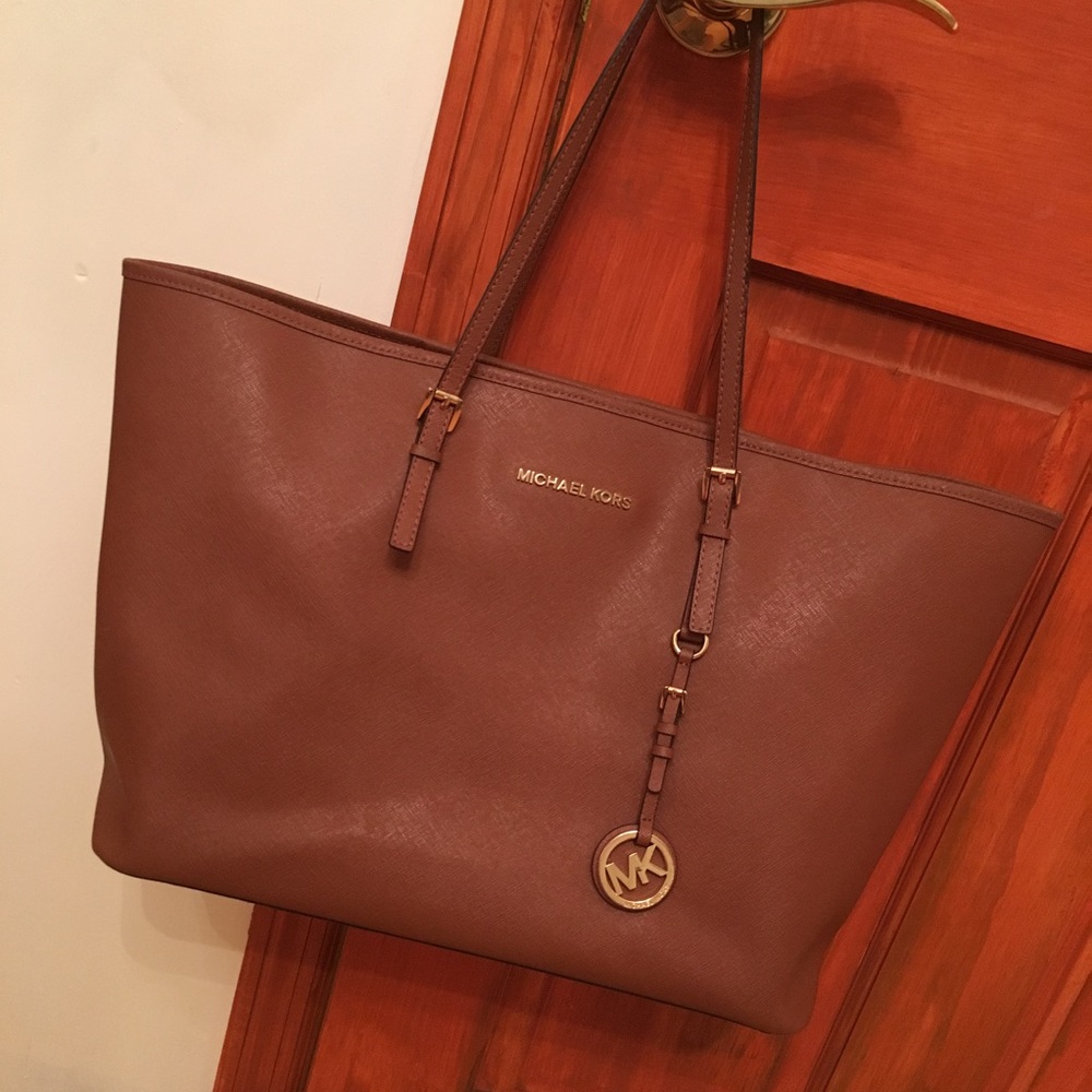 Michael Kors Medium Jet Set Tote Bag in Luggage